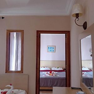 Camera tripla standard